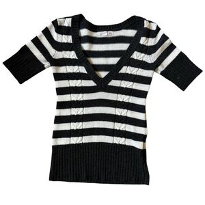 Vintage Old Navy Women’s Gray&White Striped Sweater Size XS